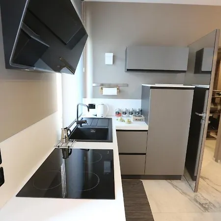 Interno 5 Deluxe ألبا